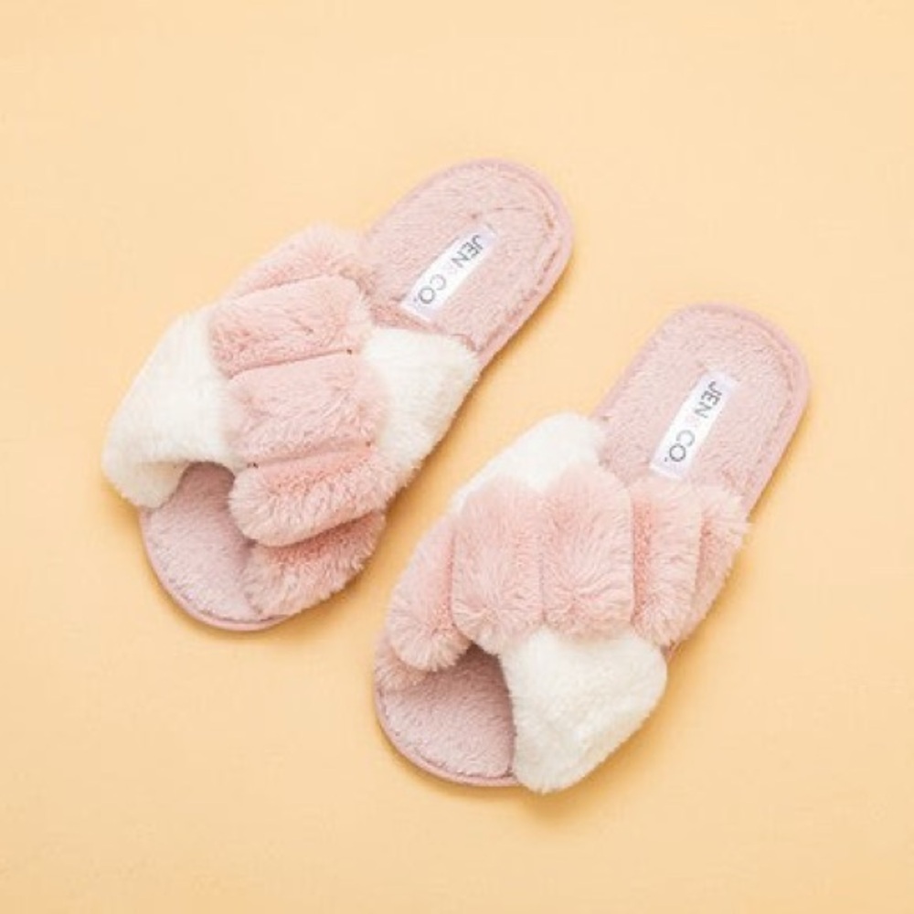 Jen & Co. Pink and White Fuzzy Slippers